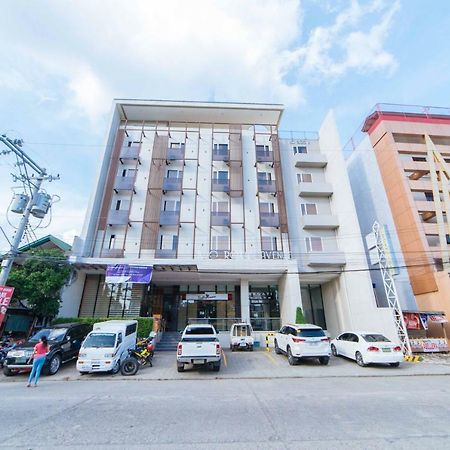 Reddoorz Plus @ Roxas Street Davao City Esterno foto