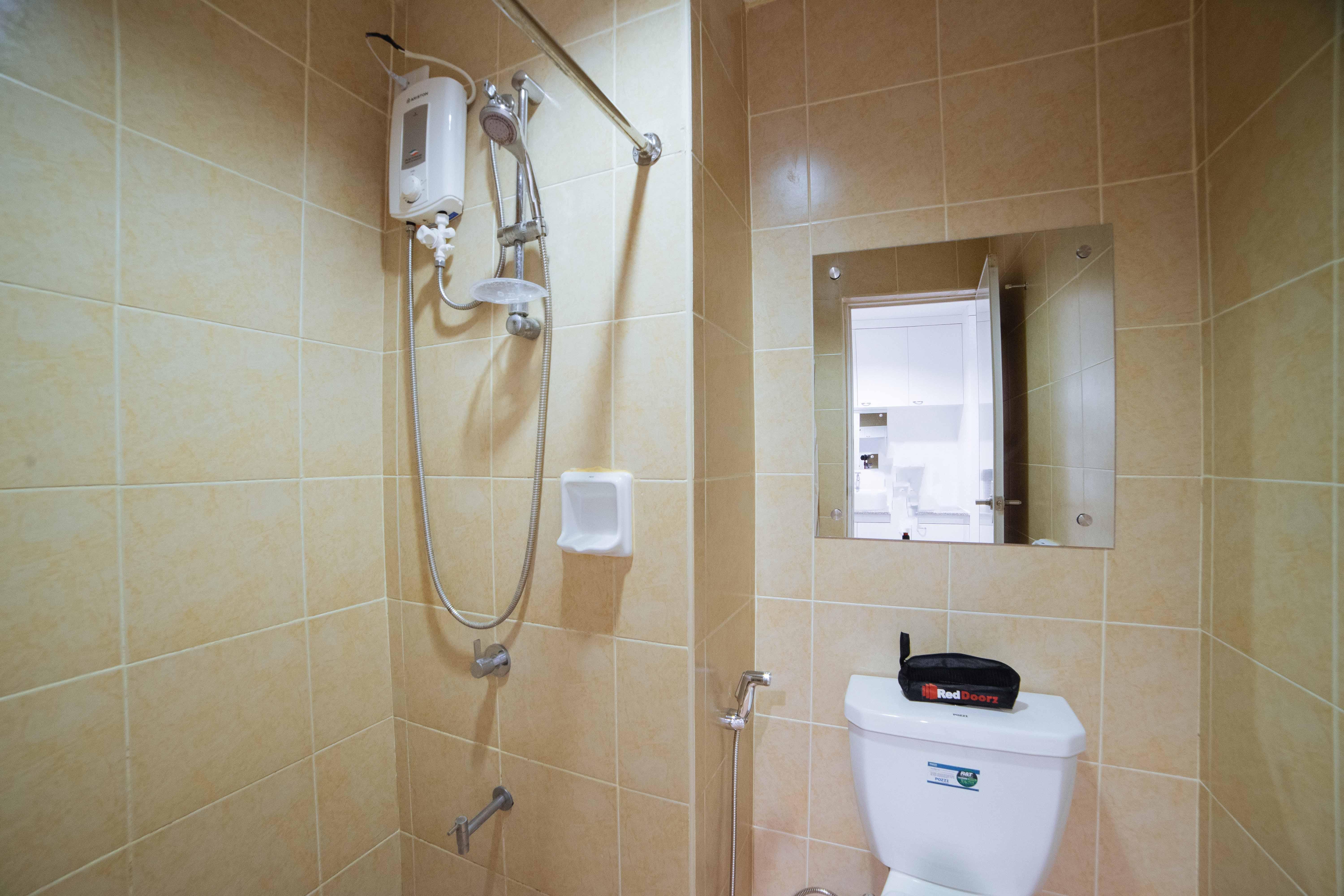 Reddoorz Plus @ Roxas Street Davao City Esterno foto