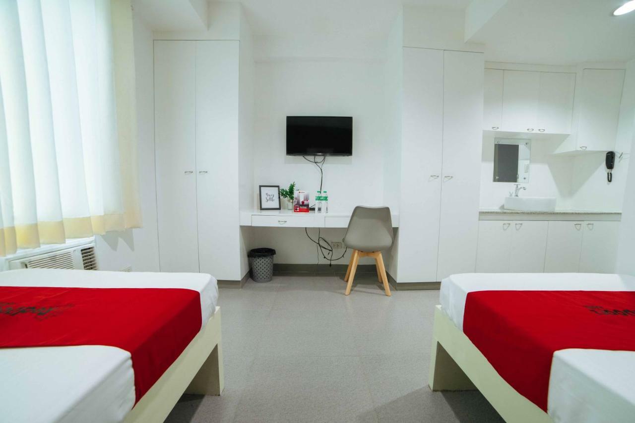 Reddoorz Plus @ Roxas Street Davao City Esterno foto