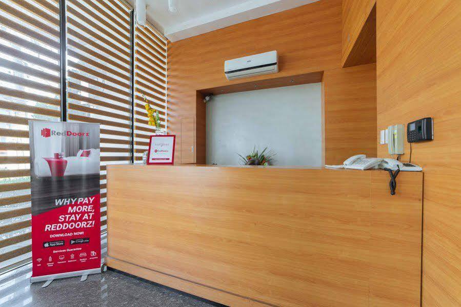Reddoorz Plus @ Roxas Street Davao City Esterno foto
